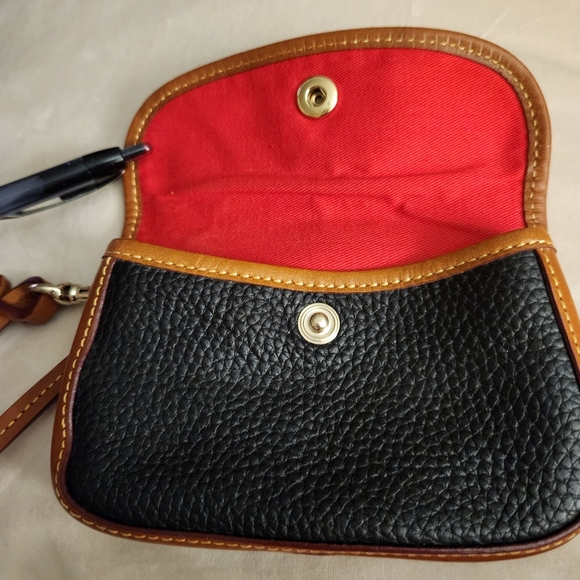 Dooney & Bourke Wristlet/Coin Purse Pebbled Black Leather w/ Brown Leather Trim - Picture 5 of 6